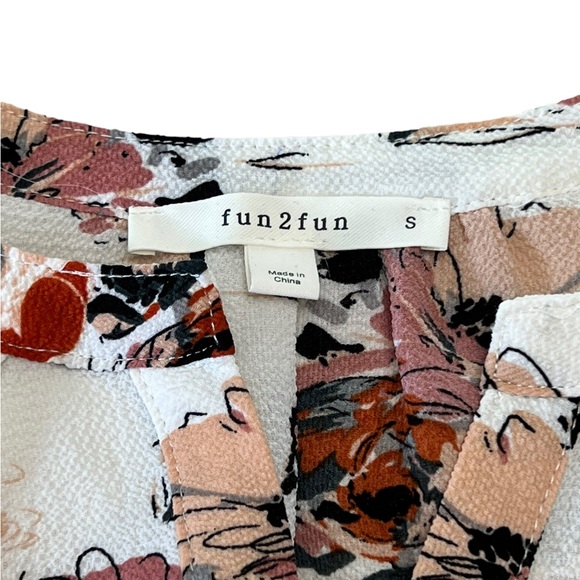 Fun 2 Fun stitch fix cap sleeve blouse white floral women's size medium - Picture 2 of 6